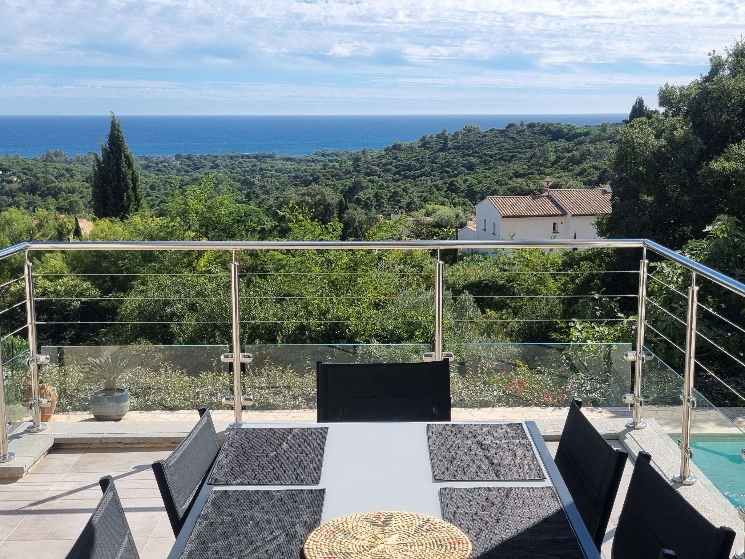 Villa Micoline to rent terrace , sea view 